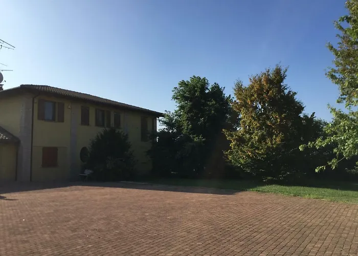 ベッド・アンド・ブレックファスト Oasi San Giorgio di Piano